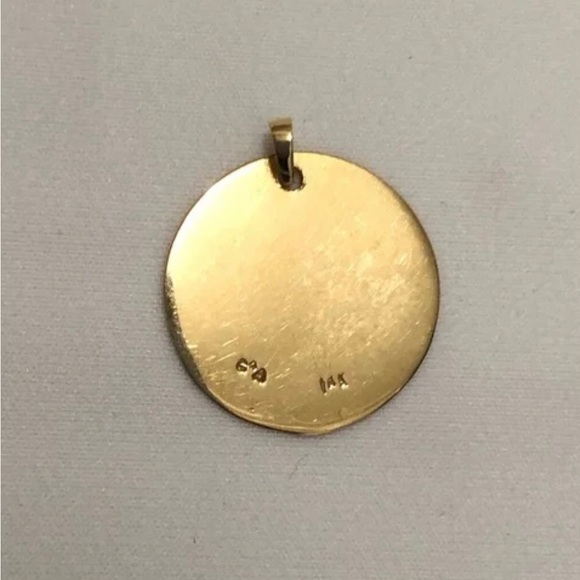 14k Solid Gold Raised Embossed Bee Pendant - Picture 5 of 5